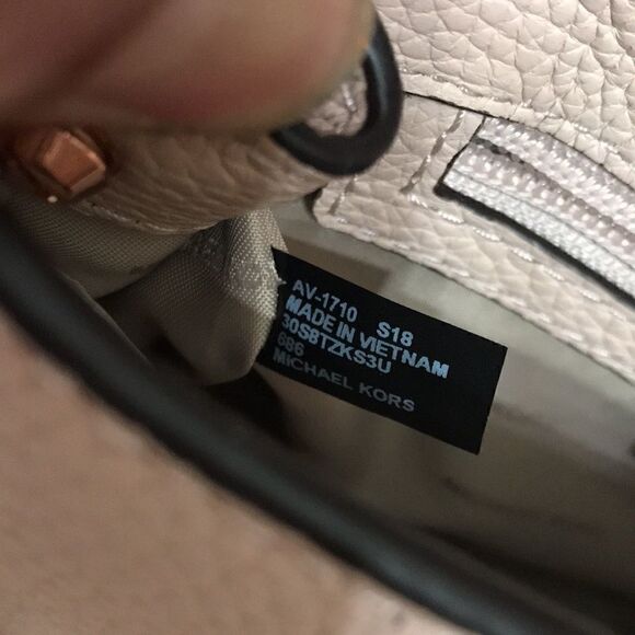 🌺Michael Kors Bristol Leather 2 Way Satchel Bag 💼 - Picture 6 of 13